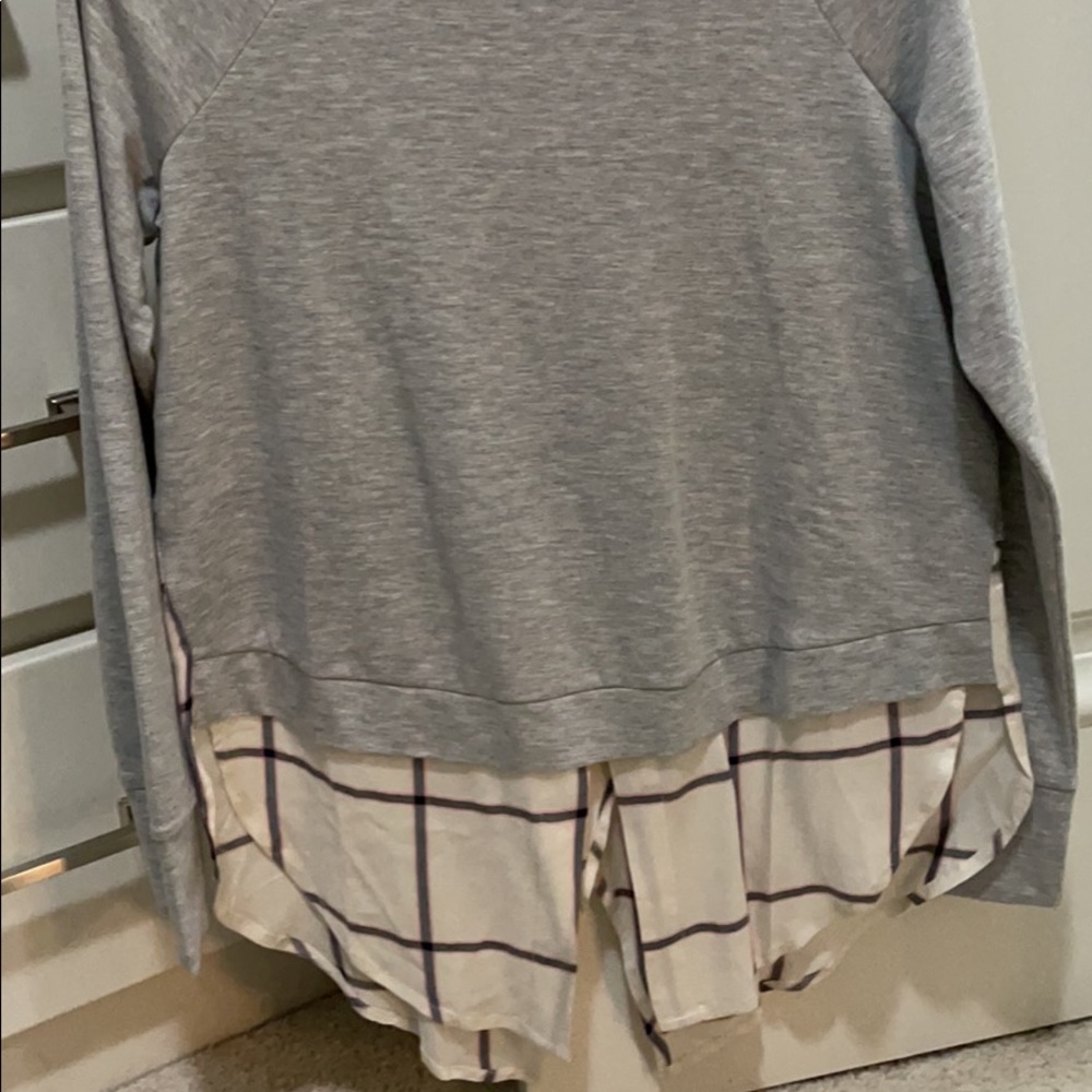 BCBG long sleeve t shirt